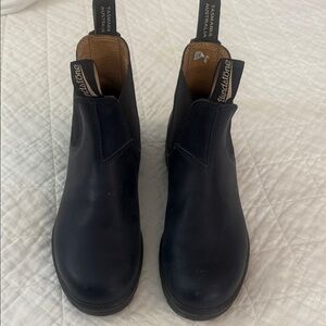 Blundstone Navy Leather Chelsea Boots